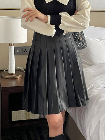 Elb Pleated Leather Culotte Skirt